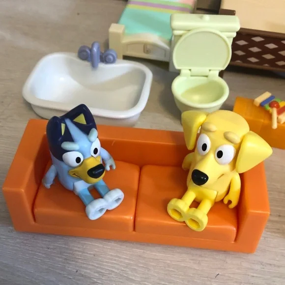 Bluey playset and figures Please Read - Picture 11 of 12